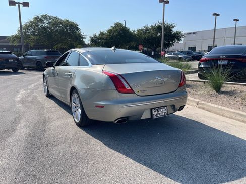 Used 2013 Jaguar XJ RWD image 3