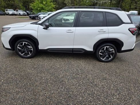 Used 2025 Subaru Forester Limited AWD/4WD image 2