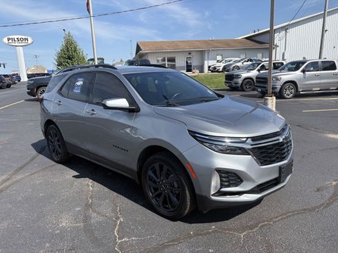 Used 2023 Chevrolet Equinox RS AWD/4WD image 2