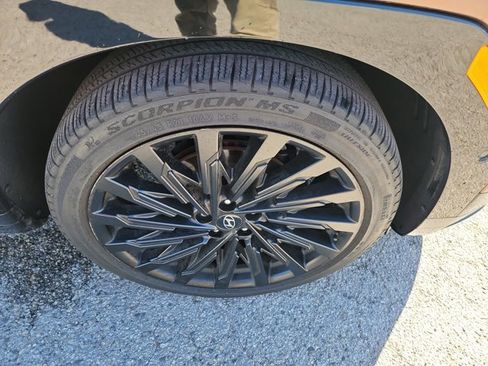 Used 2024 Hyundai Santa Fe Calligraphy image 10