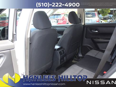 Used 2025 Nissan Rogue SV AWD/4WD image 17