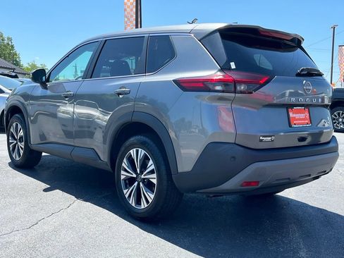 Used 2022 Nissan Rogue SV FWD image 7