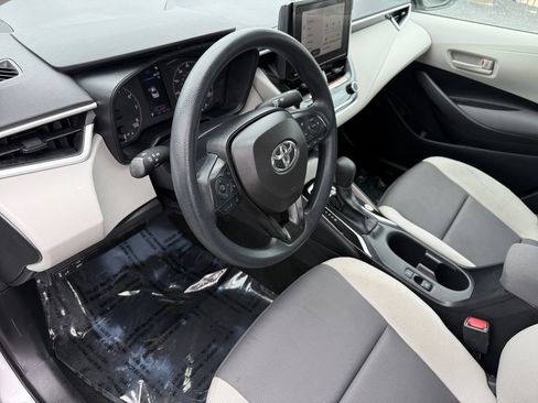 Certified 2025 Toyota Corolla LE FWD image 28