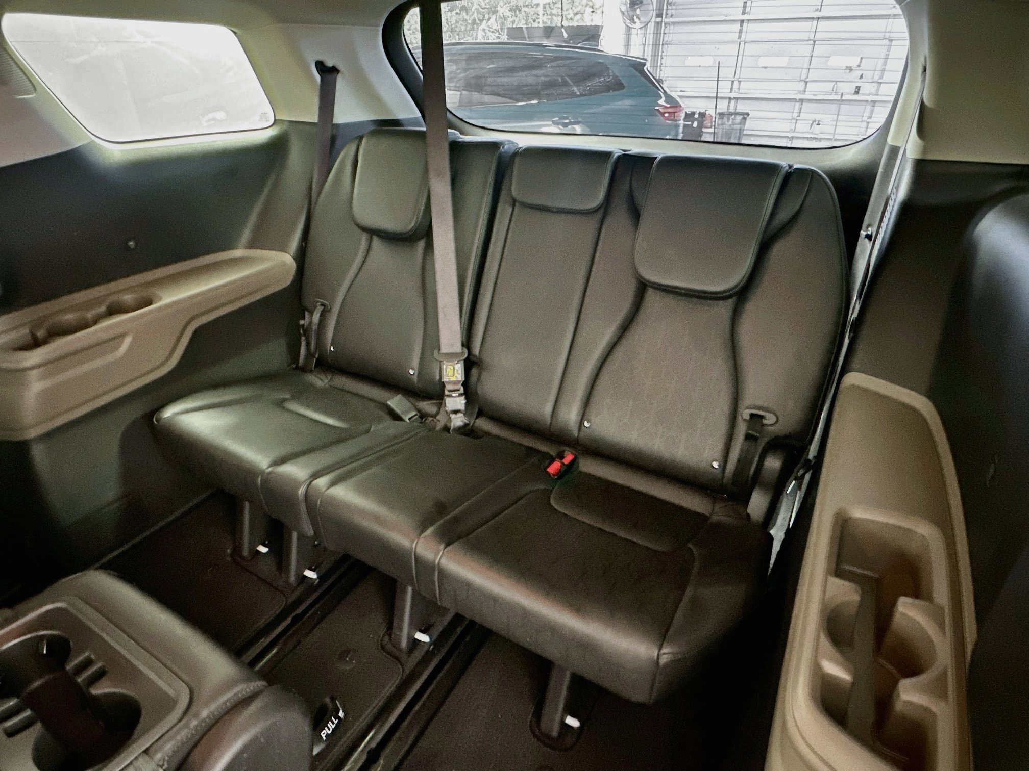 Used 2025 Kia Carnival FWD image 29
