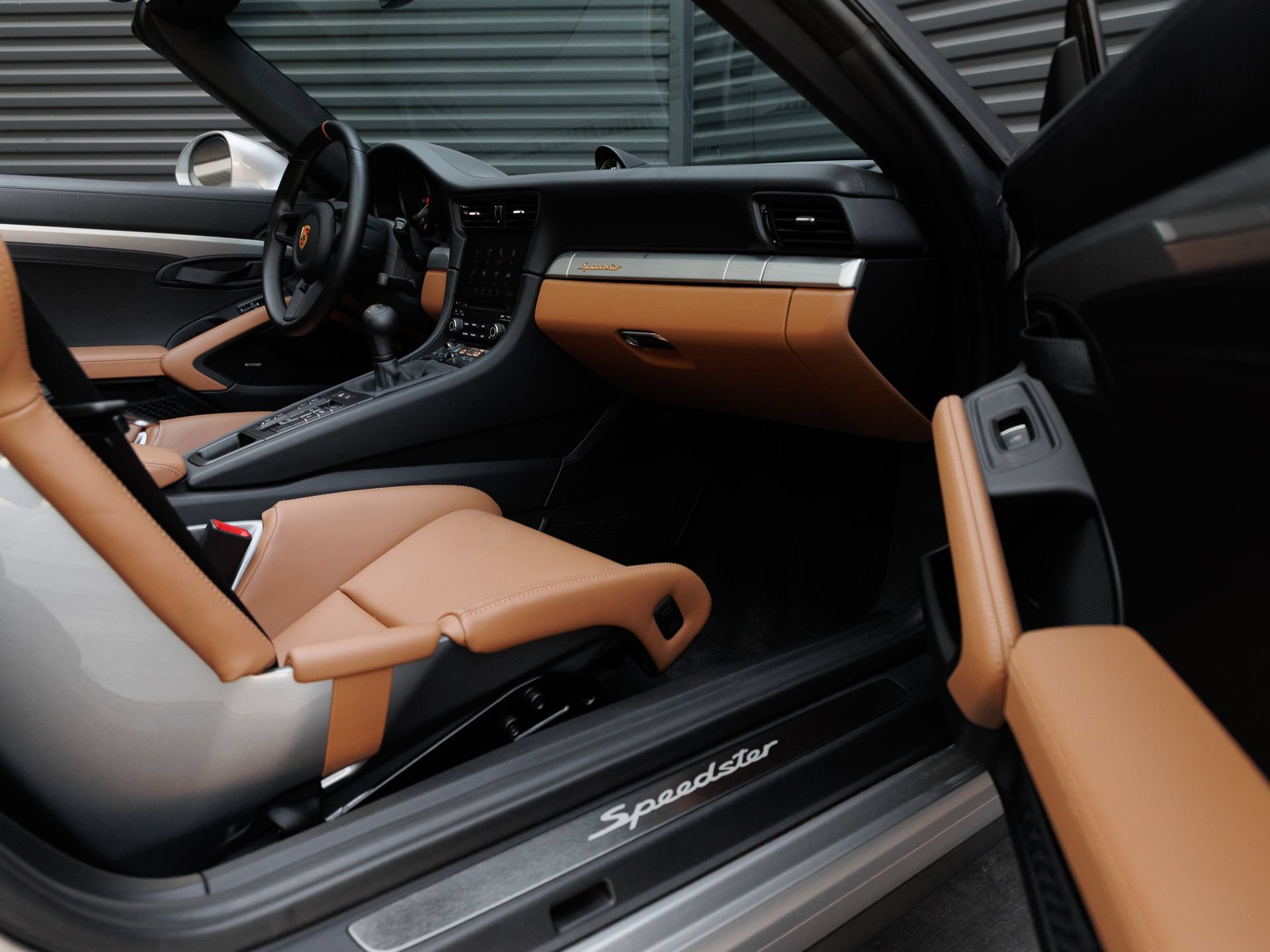 Certified 2019 Porsche 911 Speedster RWD image 37