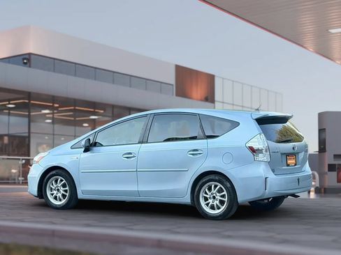 Used 2012 Toyota Prius V Two FWD image 6