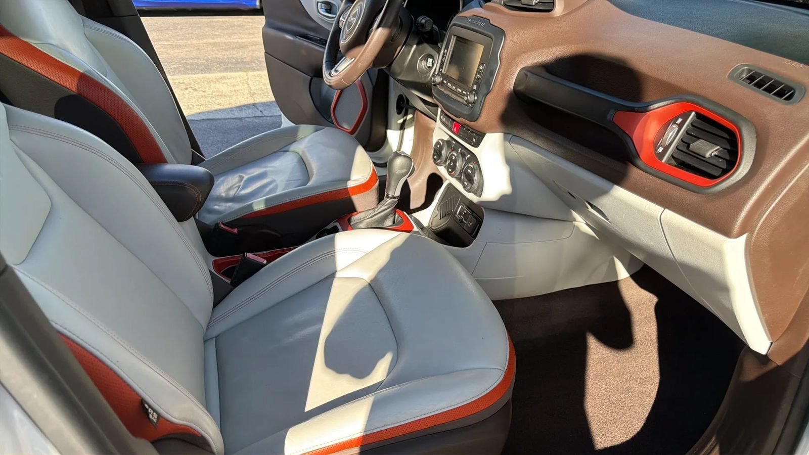 Used 2017 Jeep Renegade Limited FWD image 26