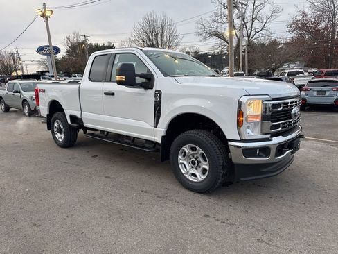 New 2026 Ford F350 XLT w/ FX4 Off-Road Package image 3