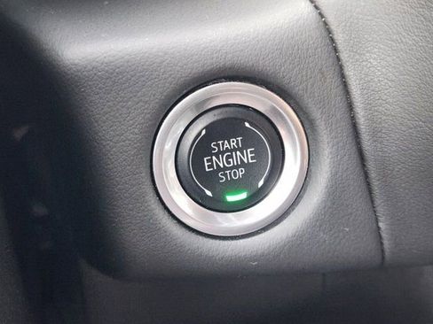 Used 2024 GMC Yukon AT4 w/ Technology Package image 8