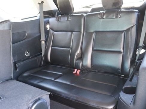Used 2023 Ford Explorer XLT w/ Equipment Group 202A RWD image 15