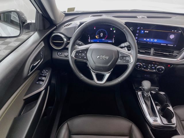 Used 2025 Chevrolet Trax ACTIV w/ Sunroof Package FWD image 23