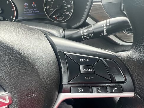 Used 2025 Nissan Altima 2.5 SV FWD image 23