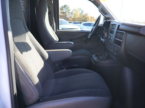 Used 2024 GMC Savana 2500 w/ Driver Convenience Package image 20