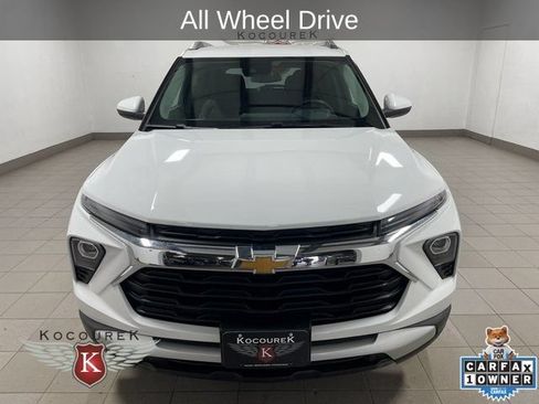 Used 2024 Chevrolet TrailBlazer LT w/ LT Cold Weather Package AWD/4WD image 2