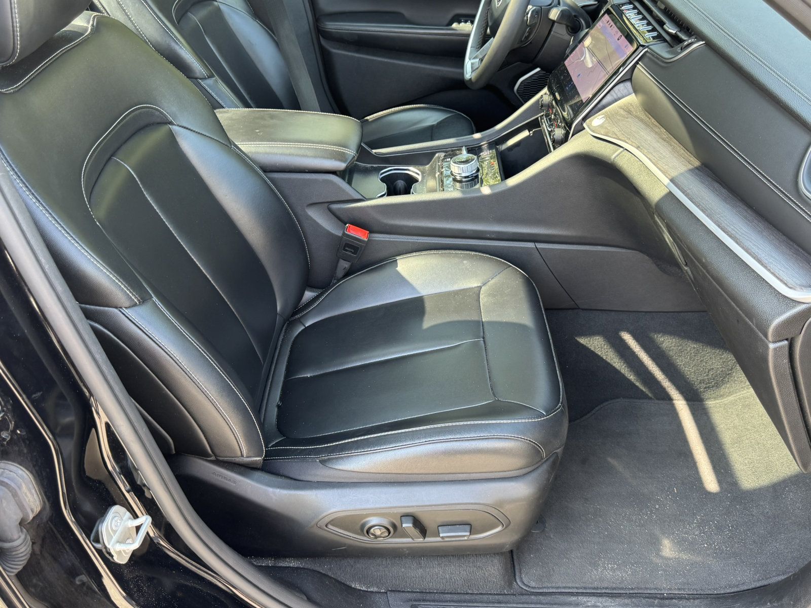 Used 2024 Jeep Grand Cherokee Limited 4xe AWD/4WD image 16