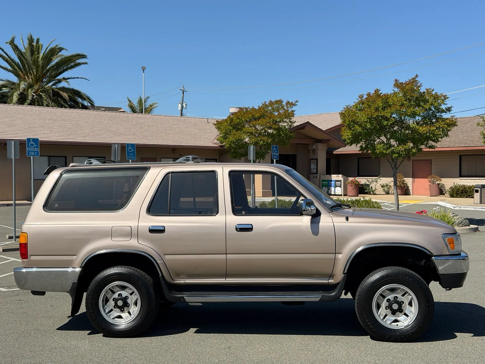 Used 1994 Toyota 4Runner SR5 AWD/4WD image 6