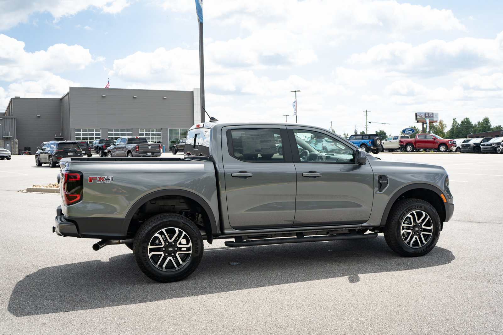 New 2026 Ford Ranger Lariat w/ FX4 Off-Road Package AWD/4WD image 11