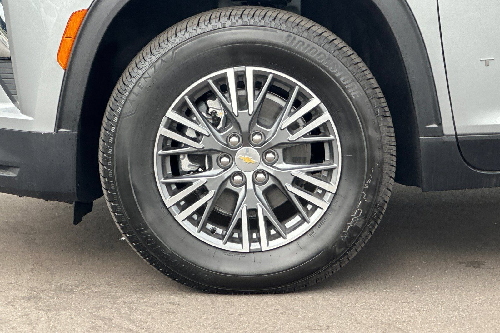New 2026 Chevrolet Traverse LT w/ LPO, Floor Liner Package FWD image 27