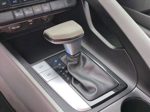 Used 2023 Hyundai Elantra SEL w/ Preferred Accessory Package image 12