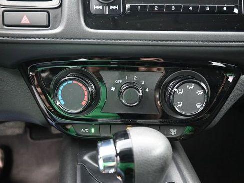 Used 2021 Honda HR-V LX image 22