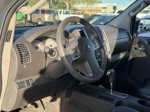 Used 2015 Nissan Xterra PRO-4X w/ Pro-4x Leather Package image 21
