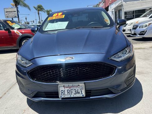 Used 2019 Ford Fusion SE FWD image 4