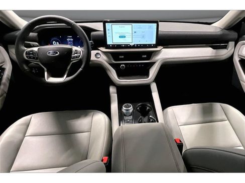 New 2026 Ford Explorer Active w/ Active Comfort Package AWD/4WD image 8