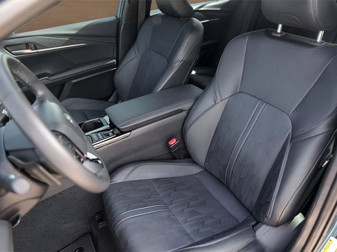 Used 2025 Toyota Camry XSE image 7