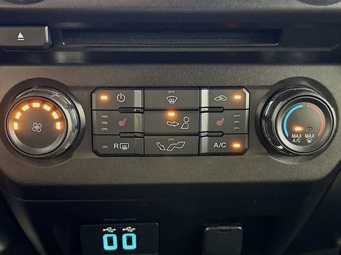 Used 2018 Ford F150 XLT w/ Equipment Group 302A Luxury AWD/4WD image 18