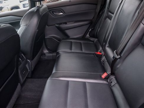 Used 2022 Nissan Rogue SV w/ SV Premium Package image 26