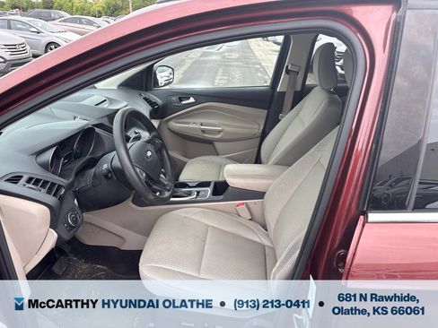 Used 2018 Ford Escape SE w/ SE Sync 3 Package FWD image 3