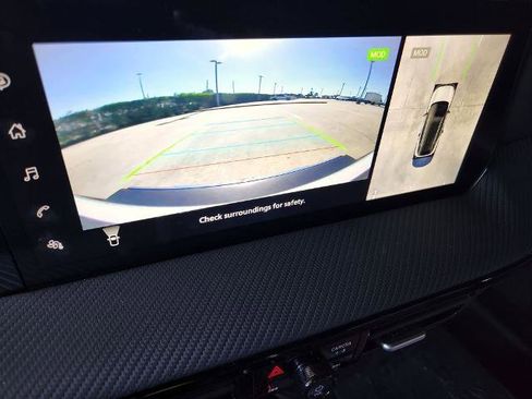 Certified 2025 Nissan Kicks SR image 20