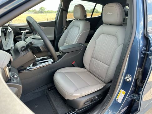 New 2026 Buick Envista Avenir FWD image 11