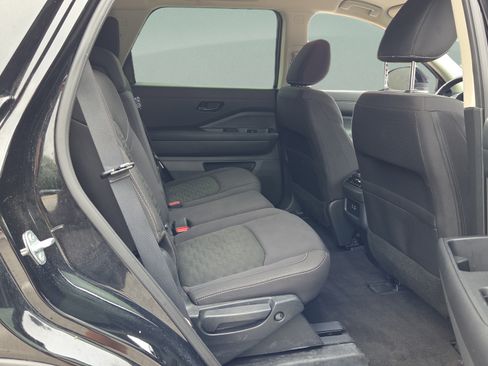 Used 2025 Nissan Pathfinder SV FWD image 14