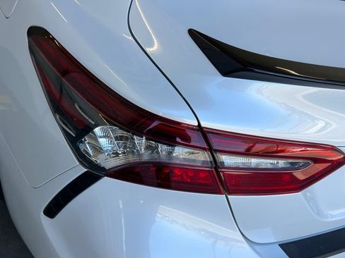 Used 2022 Toyota Camry XSE FWD image 19