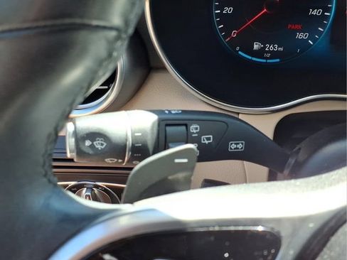 Used 2020 Mercedes-Benz GLC 300 4MATIC image 30