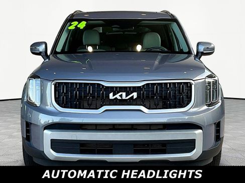Used 2024 Kia Telluride EX w/ EX Captain's Chair Package AWD/4WD image 2