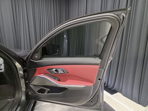 Used 2022 BMW 330e xDrive w/ M Sport Package image 32