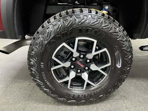 Certified 2024 GMC Canyon AT4X image 99