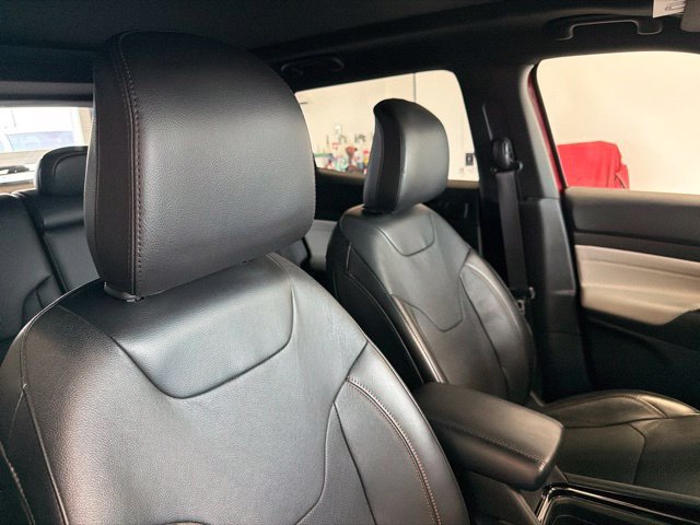 Used 2023 Jeep Compass Limited w/ Sun and Sound Group AWD/4WD image 35