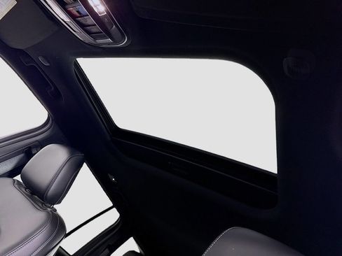 New 2025 Jeep Grand Cherokee Altitude image 20