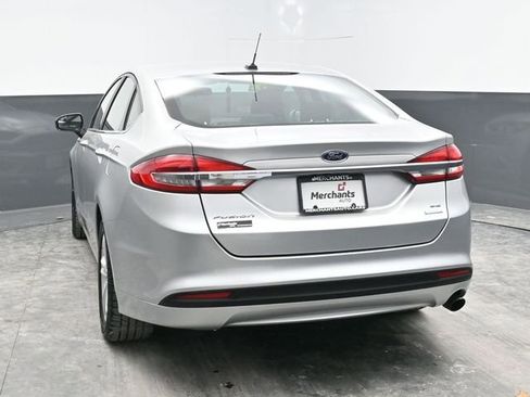 Used 2018 Ford Fusion SE image 5