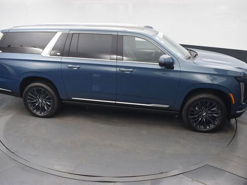 Certified 2026 Cadillac Escalade ESV Luxury w/ Touring Package image 48