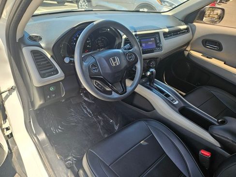 Used 2016 Honda HR-V LX image 10