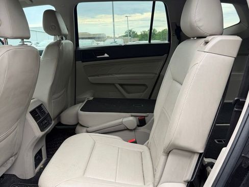 Used 2021 Volkswagen Atlas SE w/ Towing Package AWD/4WD image 13