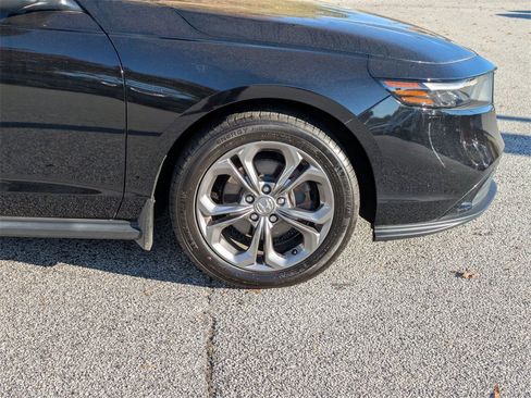 Used 2023 Honda Accord EX image 10