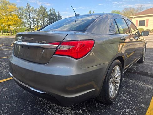 Used 2013 Chrysler 200 Limited FWD image 9
