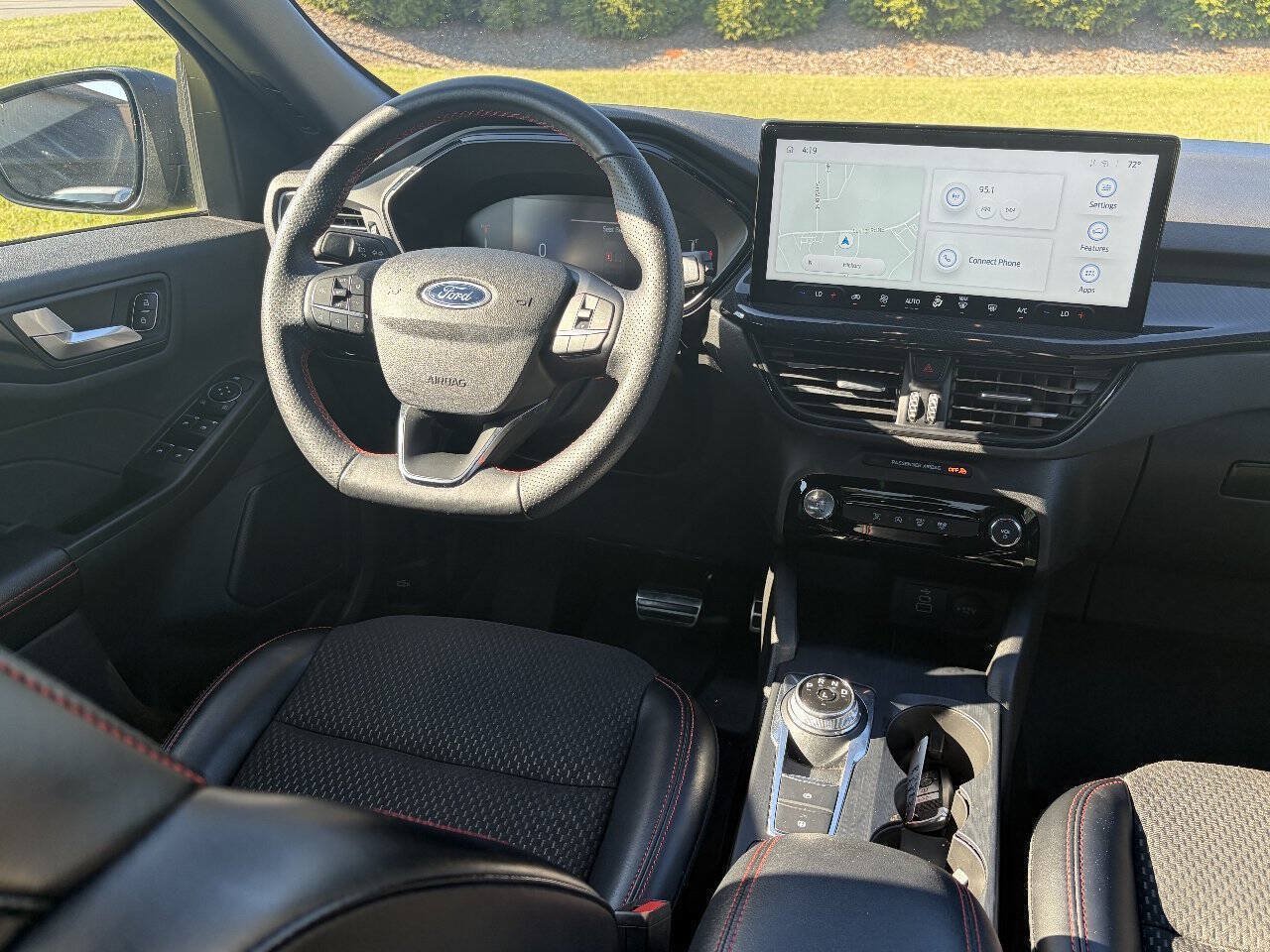 Used 2024 Ford Escape ST-Line w/ Tech Pack #1 FWD image 12
