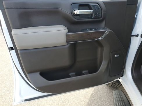 Used 2022 GMC Sierra 2500 SLT w/ SLT Premium Package image 8