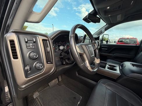 Used 2018 GMC Sierra 2500 Denali w/ Duramax Plus Package AWD/4WD image 23